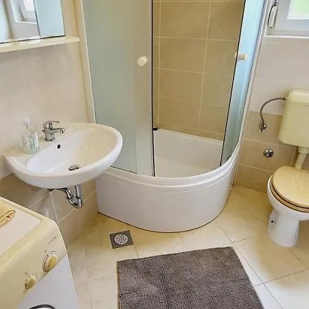 Apartment Pavlakovic By El-pi Tours Njivice